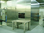 Protection tank for radioactive source